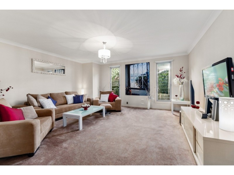 10 Gum Tree Lane, Thirroul NSW 2515