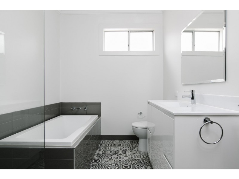 30 Hobart Street, Bulli NSW 2516