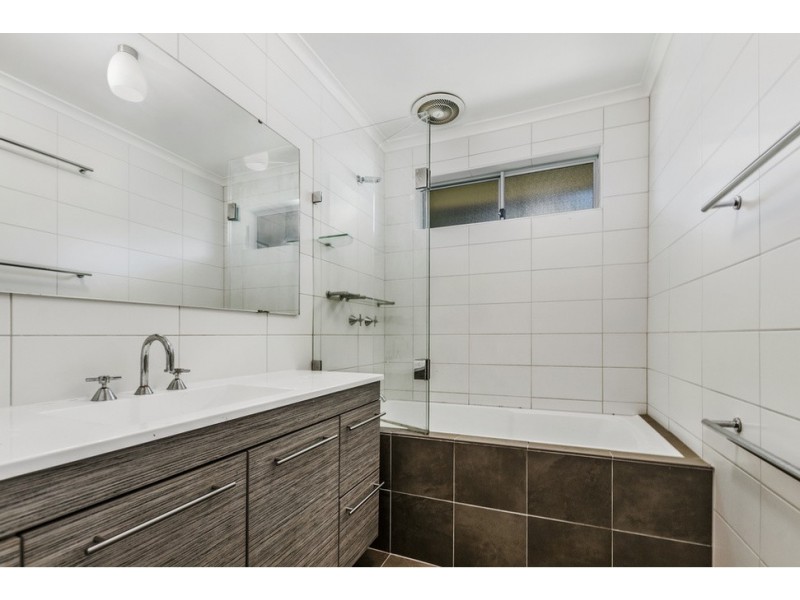 25 Parkes Street, Helensburgh NSW 2508