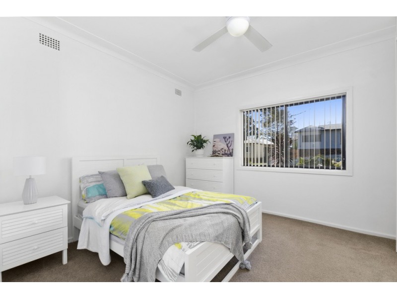 54 Bassett Street, Fairy Meadow NSW 2519