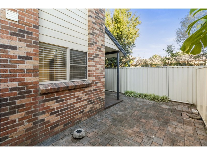 2/5 Newbold Close, Thirroul NSW 2515