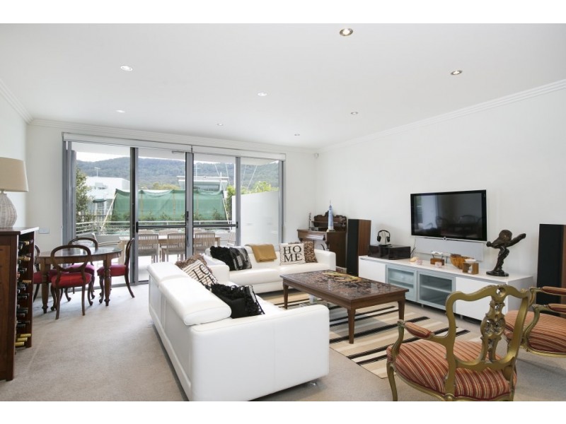 Level 1/26/40 McCauley Street, Thirroul NSW 2515