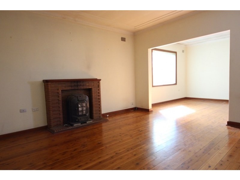 22 Rowley Road, Russell Lea NSW 2046
