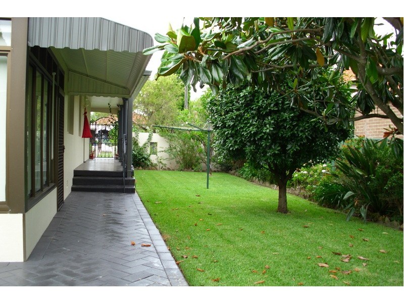 4 Cabarita Road, Concord NSW 2137
