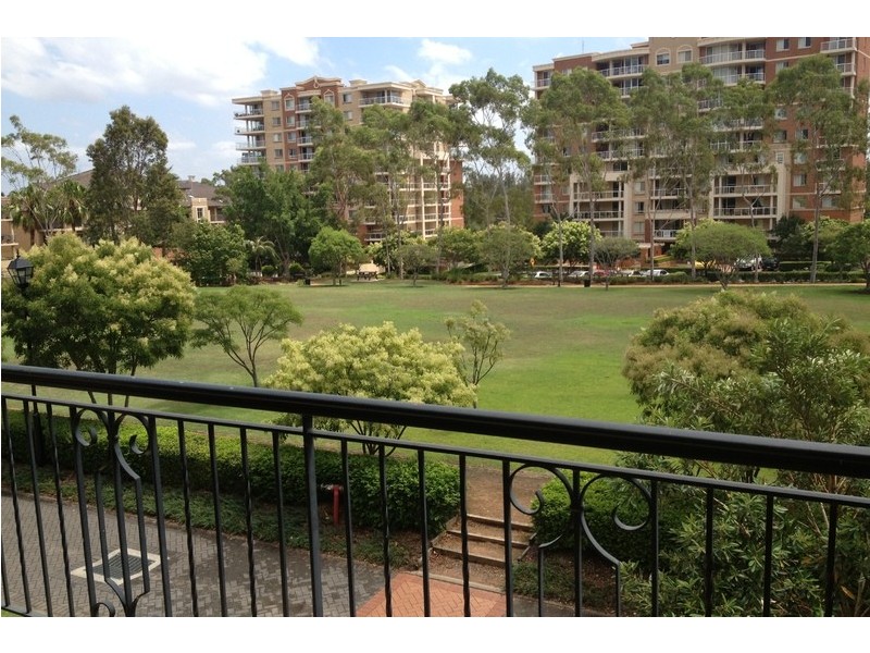 11/2 Bradley Place, Liberty Grove NSW 2138