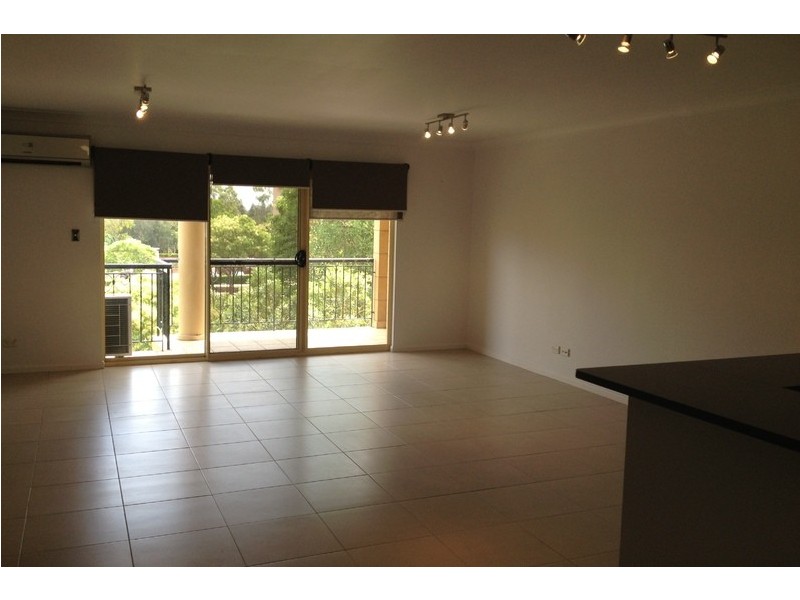 11/2 Bradley Place, Liberty Grove NSW 2138