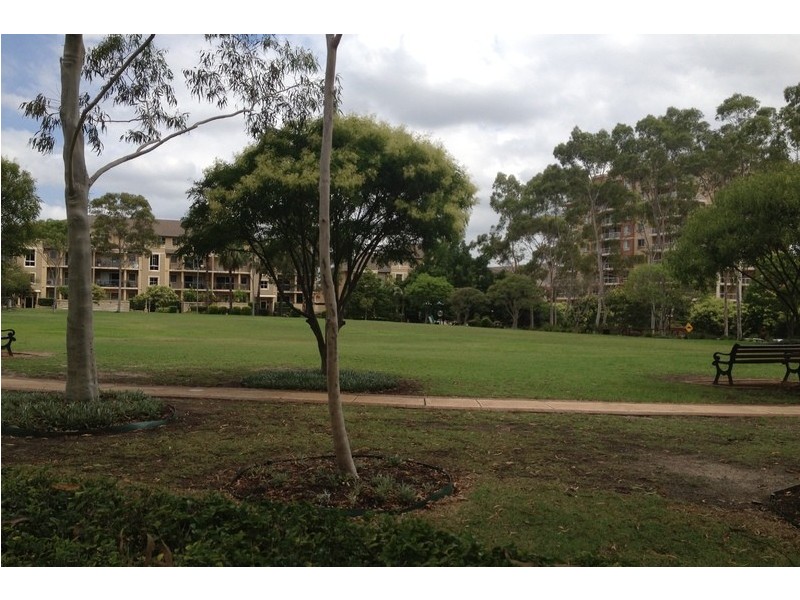 11/2 Bradley Place, Liberty Grove NSW 2138