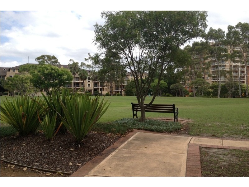 11/2 Bradley Place, Liberty Grove NSW 2138