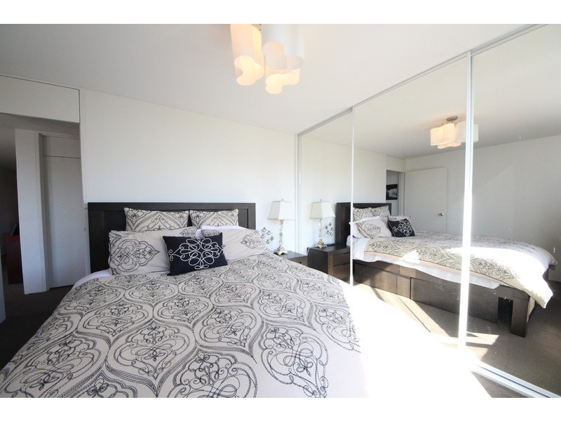 6/2 Bortfield Drive, Chiswick NSW 2046