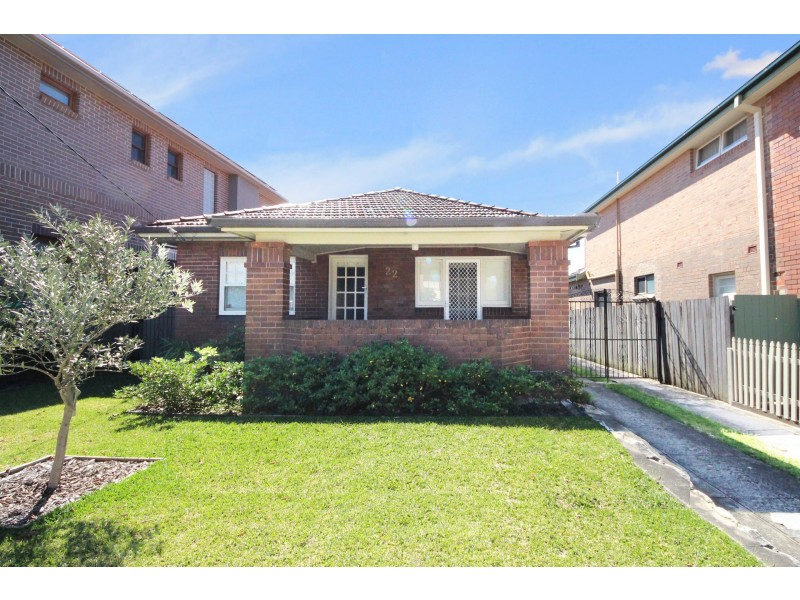 22 First Avenue, Rodd Point NSW 2046
