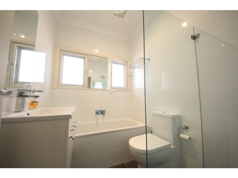 22 First Avenue, Rodd Point NSW 2046