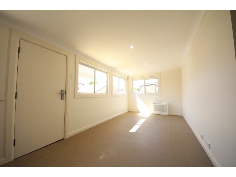 22 First Avenue, Rodd Point NSW 2046