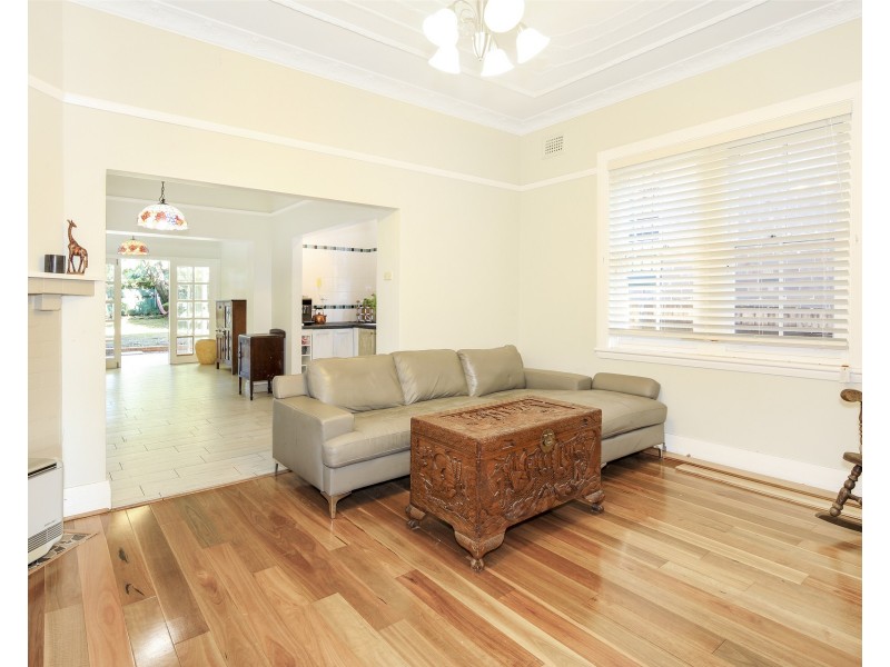 241 Lyons Road, Russell Lea NSW 2046