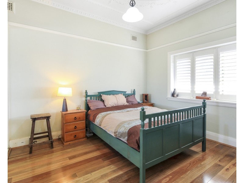 241 Lyons Road, Russell Lea NSW 2046