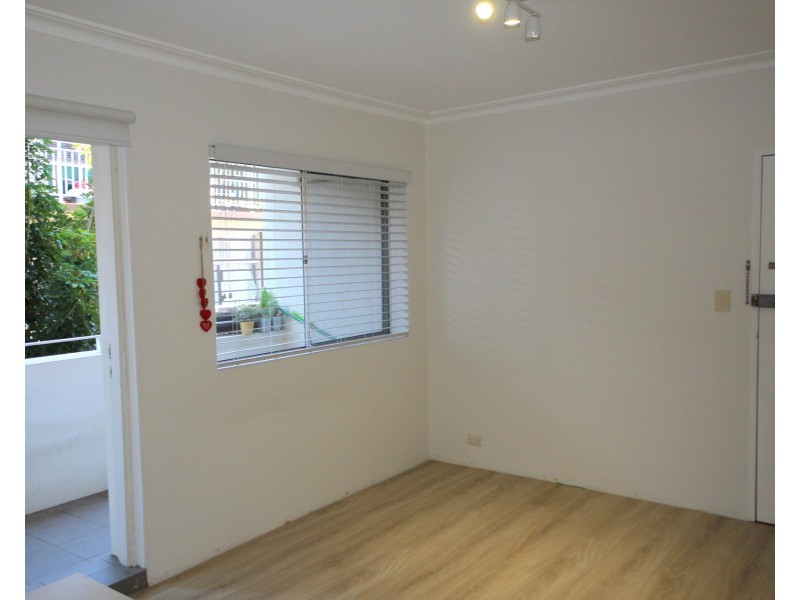 2/13 Queensborough Road, Croydon Park NSW 2133