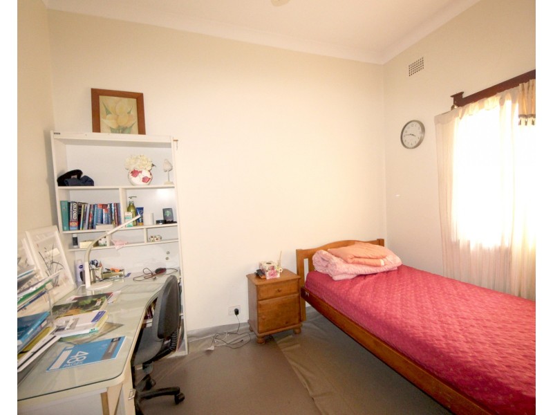 6 Kanoona Avenue, Homebush NSW 2140