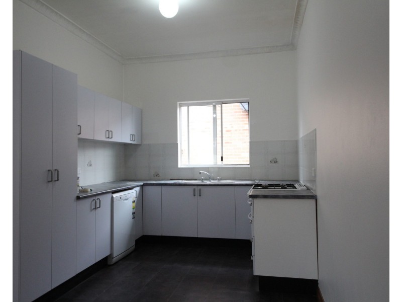 10 Duke Avenue, Rodd Point NSW 2046