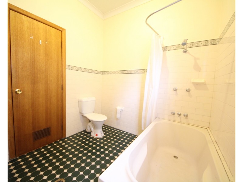 10 Duke Avenue, Rodd Point NSW 2046