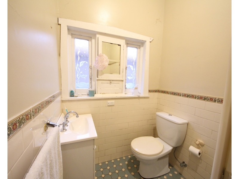 10 Duke Avenue, Rodd Point NSW 2046