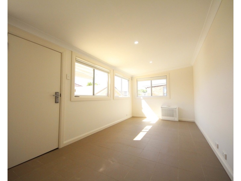 22 First Avenue, Rodd Point NSW 2046