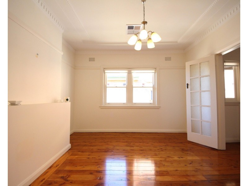 22 First Avenue, Rodd Point NSW 2046