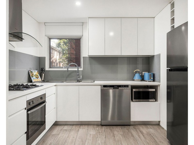 2/44 Grosvenor Crescent, Summer Hill NSW 2130