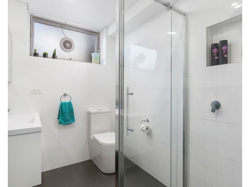 2/44 Grosvenor Crescent, Summer Hill NSW 2130