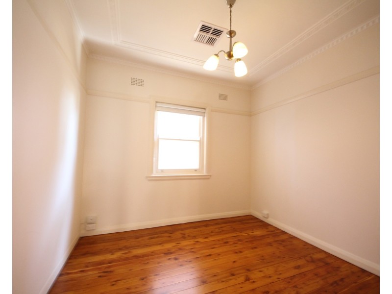 22 First Avenue, Rodd Point NSW 2046
