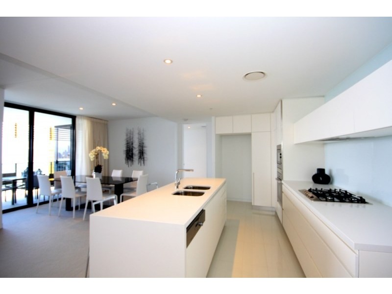 1 Oracle Boulevard, Broadbeach QLD 4218