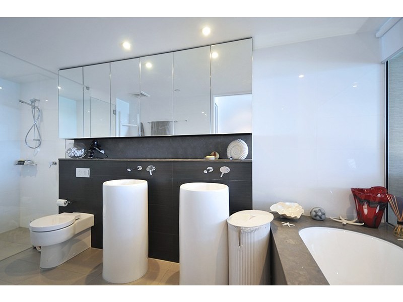 Broadbeach QLD 4218