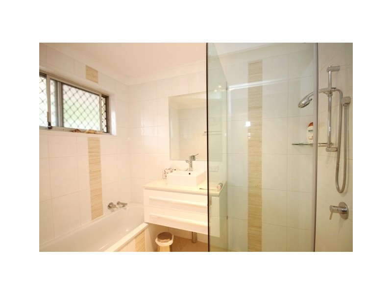 Broadbeach Waters QLD 4218