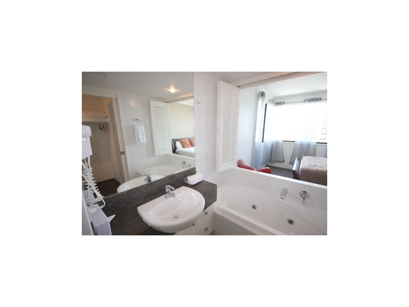 Broadbeach QLD 4218
