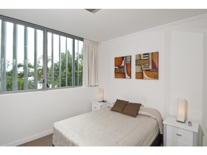 Broadbeach Waters QLD 4218