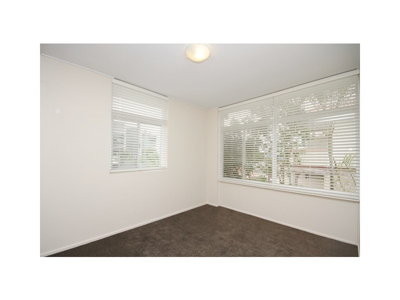 Broadbeach Waters QLD 4218