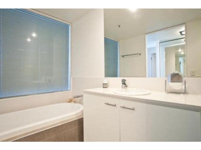 2701/33 T E Peters Drive, Broadbeach Waters QLD 4218