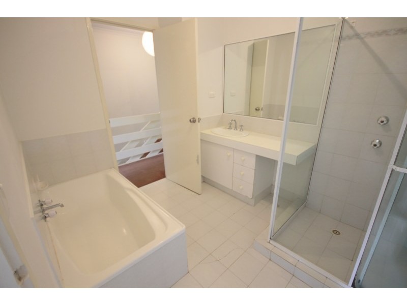 Broadbeach Waters QLD 4218