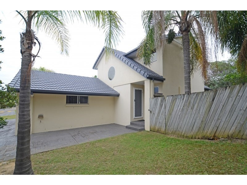 8/15 Killarney Avenue, Robina QLD 4226