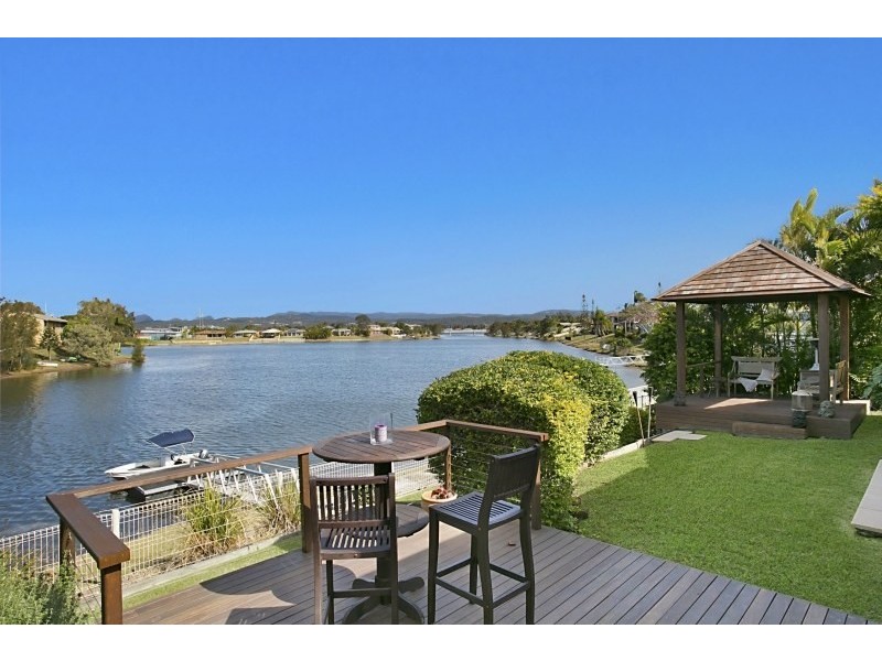 54 Honeyeater Drive, Burleigh Waters QLD 4220