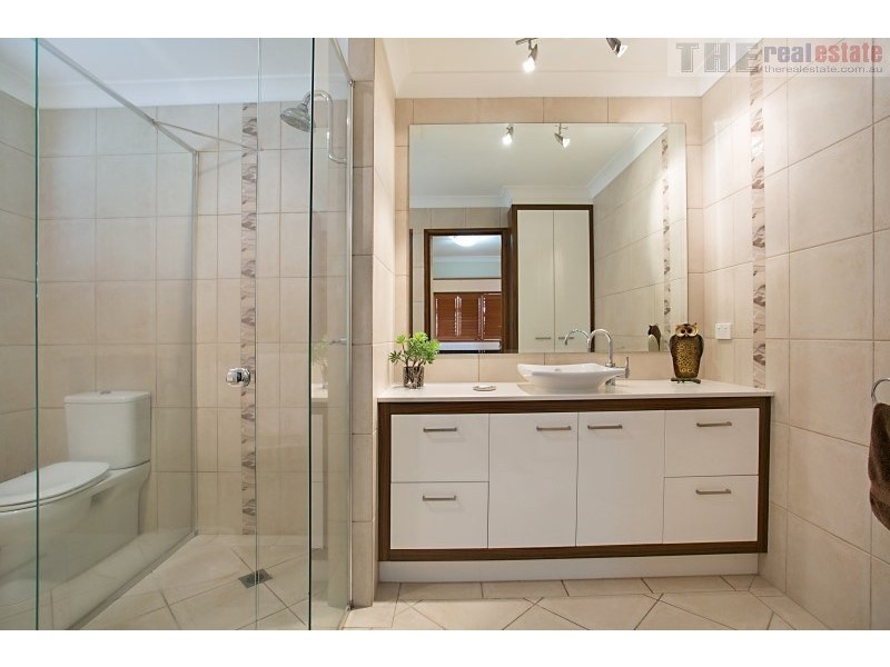 54 Honeyeater Drive, Burleigh Waters QLD 4220