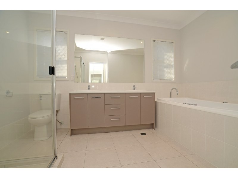 37 Skywatch Circuit, Reedy Creek QLD 4227