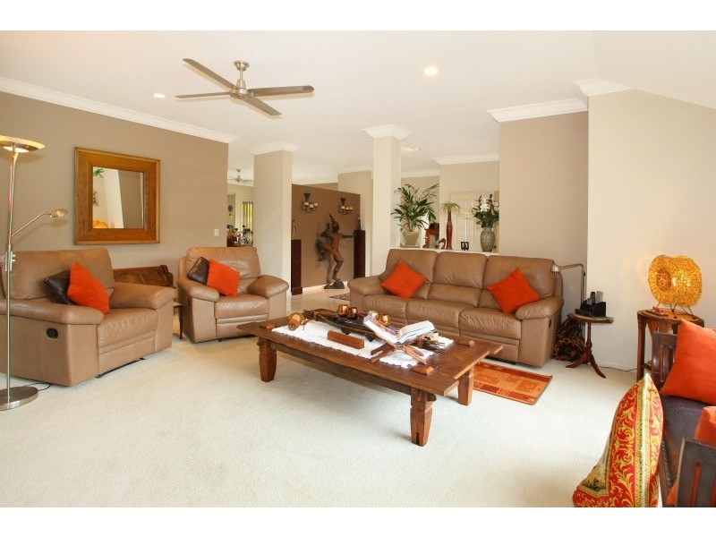 11 Moonraker Street, Clear Island Waters QLD 4226