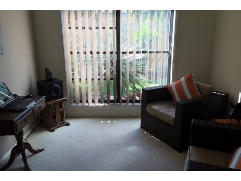 11 Moonraker Street, Clear Island Waters QLD 4226