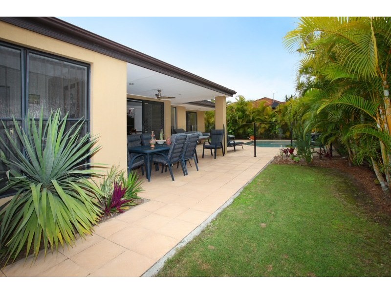 11 Moonraker Street, Clear Island Waters QLD 4226