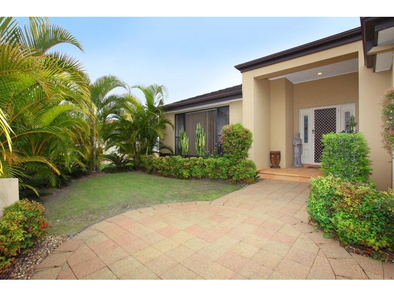 11 Moonraker Street, Clear Island Waters QLD 4226
