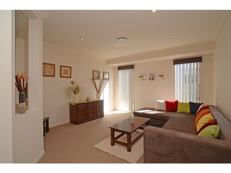 4 Grampian Circuit, Reedy Creek QLD 4227