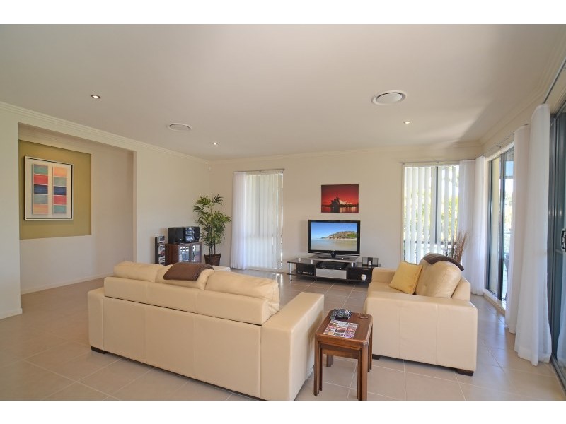4 Grampian Circuit, Reedy Creek QLD 4227