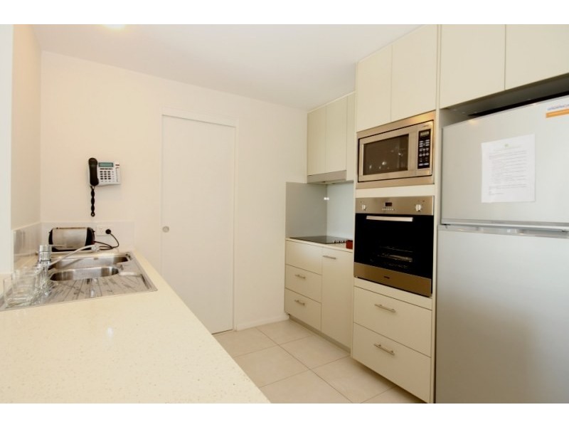 1215/2 Activa Way, Hope Island QLD 4212