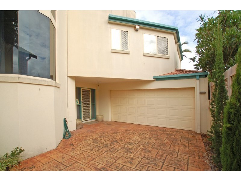 2/8 Santa Monica Road, Miami QLD 4220