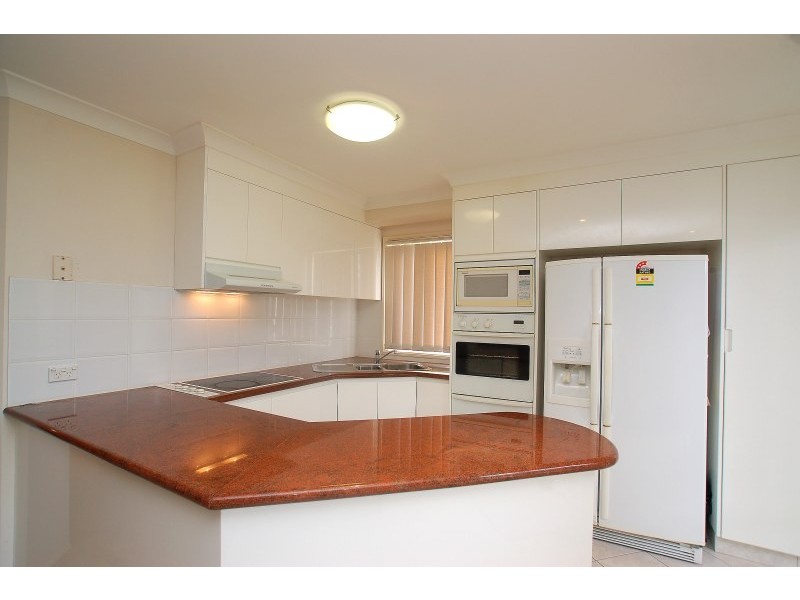 2/8 Santa Monica Road, Miami QLD 4220