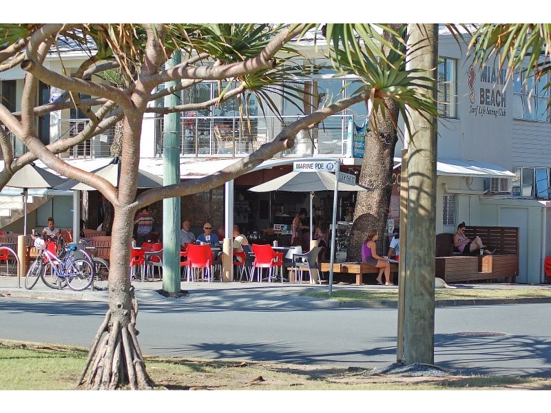 2/8 Santa Monica Road, Miami QLD 4220